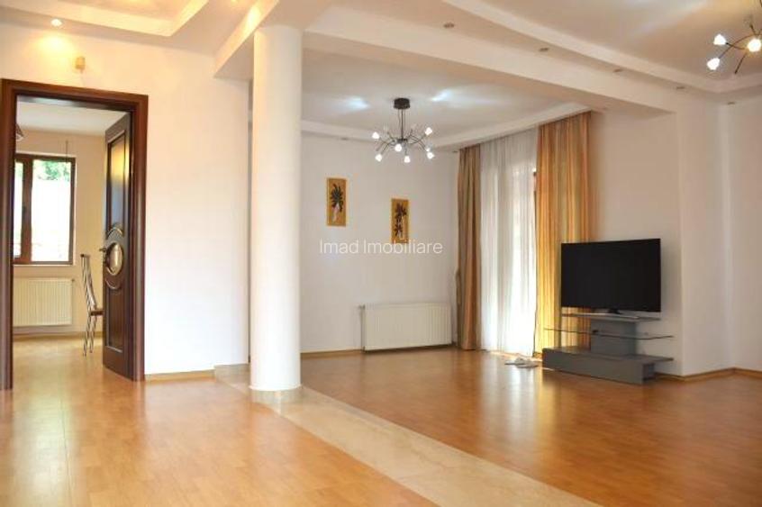 Locatie unica!  Inchiriere Vila superba langa parc, lac si stadionul din Targovi - 4