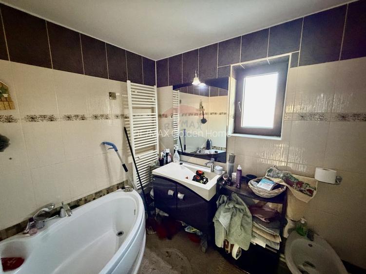 Casă / Vilă cu 4 camere de vânzare - 19