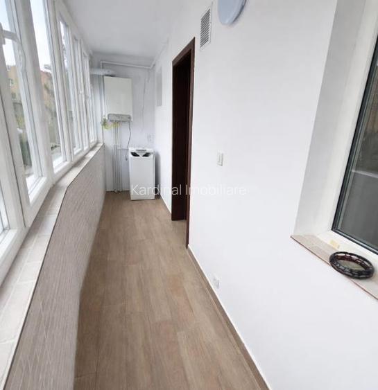 Inchiriere apartament 3 camere decomandat etajul 1 ,Florilor - 7