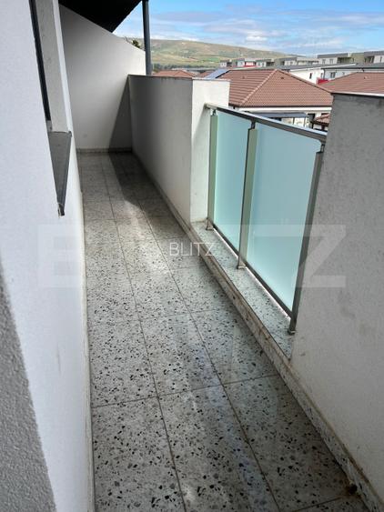 Apartament decomandat cu 3 camere, cu suprafata de 65,70 mp, parcare, zona Terra - 7