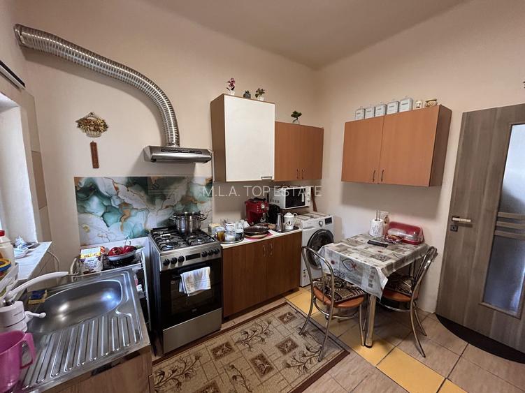 Apartament la casa de vanzare zona Boul Rosu - 4