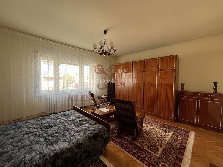 Vilă spațioasă 6 camere în centrul Lugoj – teren 471 mp, garaj - 10