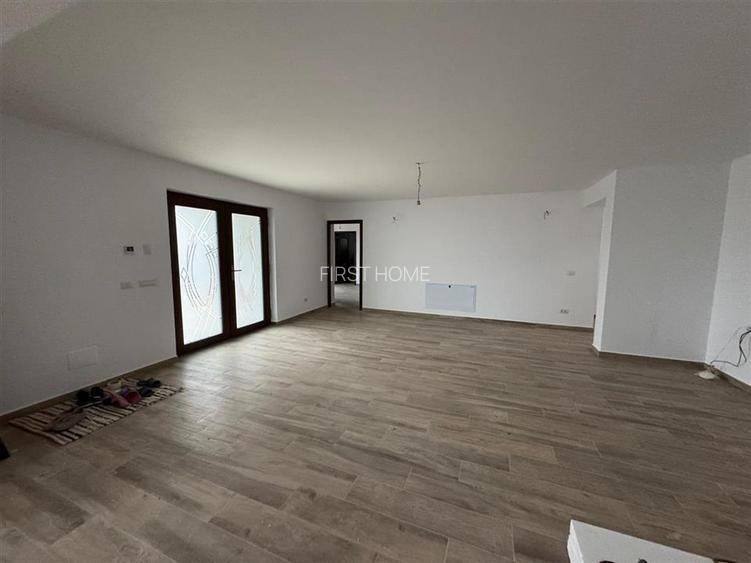 Vila deosebita Parter + Mansarda de vanzare in Odobesti - 16