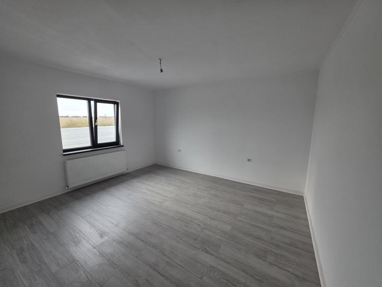 Exclusivitate, casa la sol cu posibilitate de mansardare, 3 camere, Valu lui Tr!