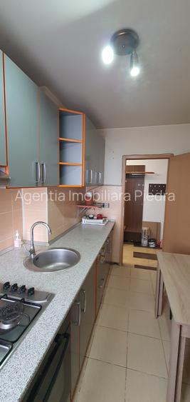 Vand apartament de 2 camere, semidecomandat , situat pe str.Ceferistilor,etaj 2 - 5