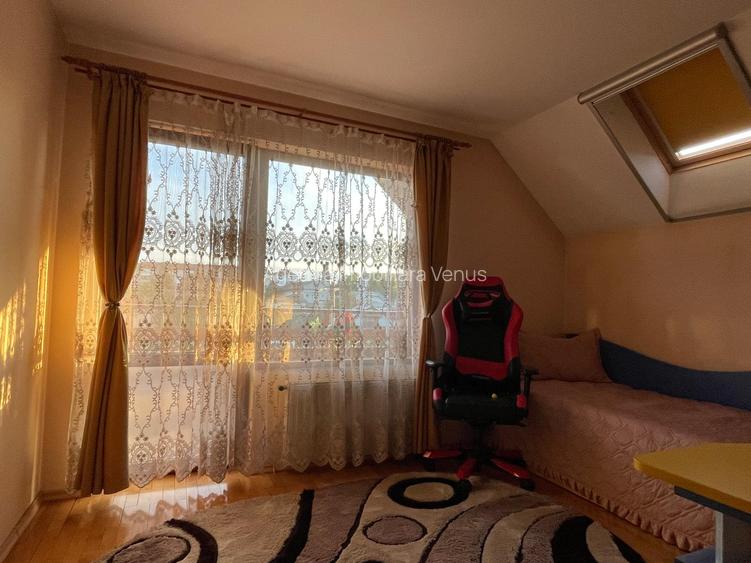 Casa cu etaj zona Piata Mare - 9