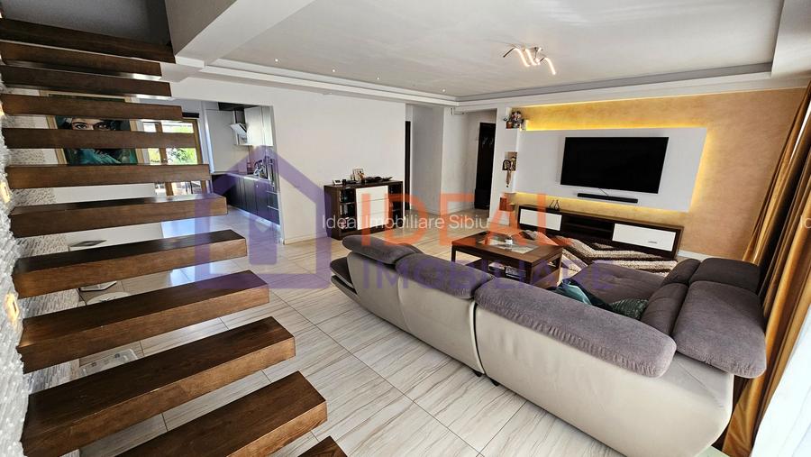 Penthouse modern cu 165 mp utili și 50 mp terasă,  Calea Cisnadiei - 3