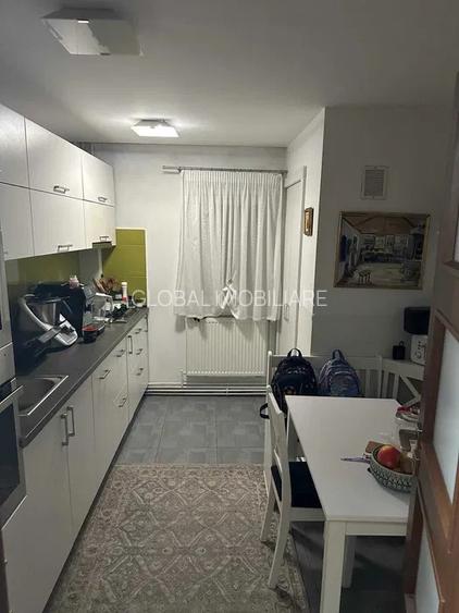 3 camere ,decomandat, 70 mp, balcon, parcare, zona Umf Zorilor - 2