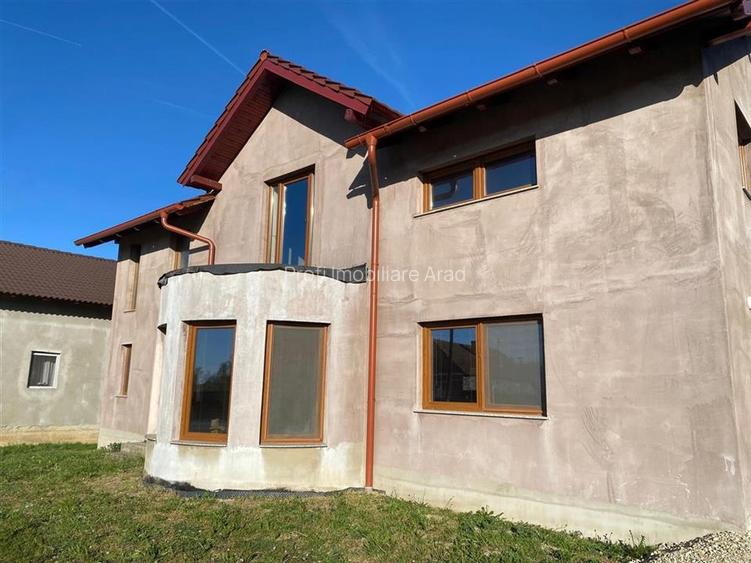 VILA PREMIUM | 240mp utili | 923mp teren | Constructie Impunatoare | Agrisul Mar - 12