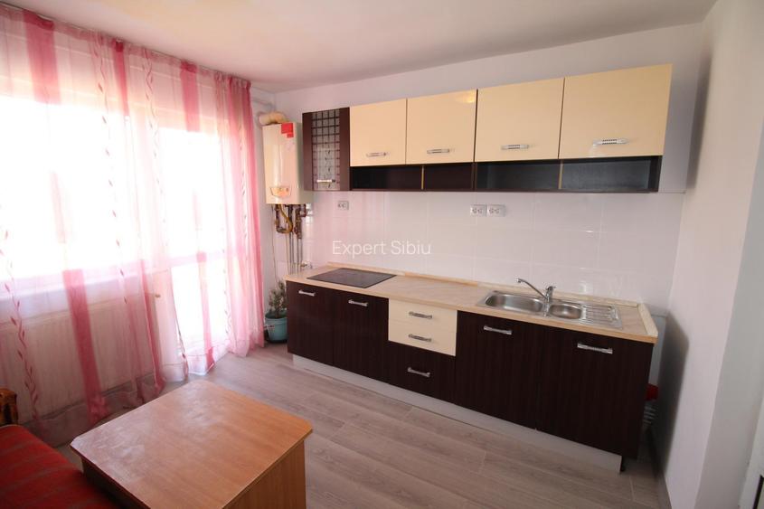 INCHIRIEZ apartament 4 camere , renovat,zona Strand - 9