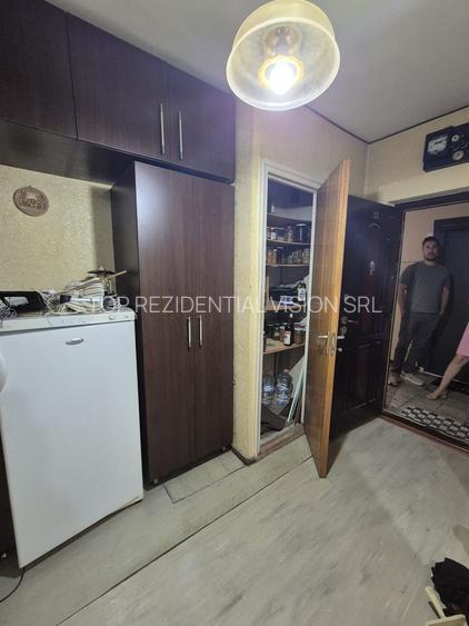 AP. 2CAM. ET.6/10 - AUCHAN TITAN,IRIS MALL / STR. JEAN STERIADI! - 6