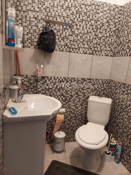 Piata Ovidiu Termen Lung centrala etaj 2 - 6