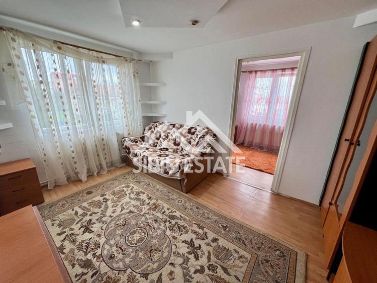 Apartament 2 camere , etaj 2, zona Țiglari - 6