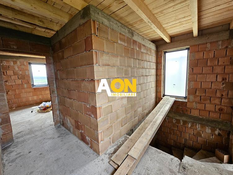 Casa semifinisata, 4 camere, 554 mp teren, Cetate