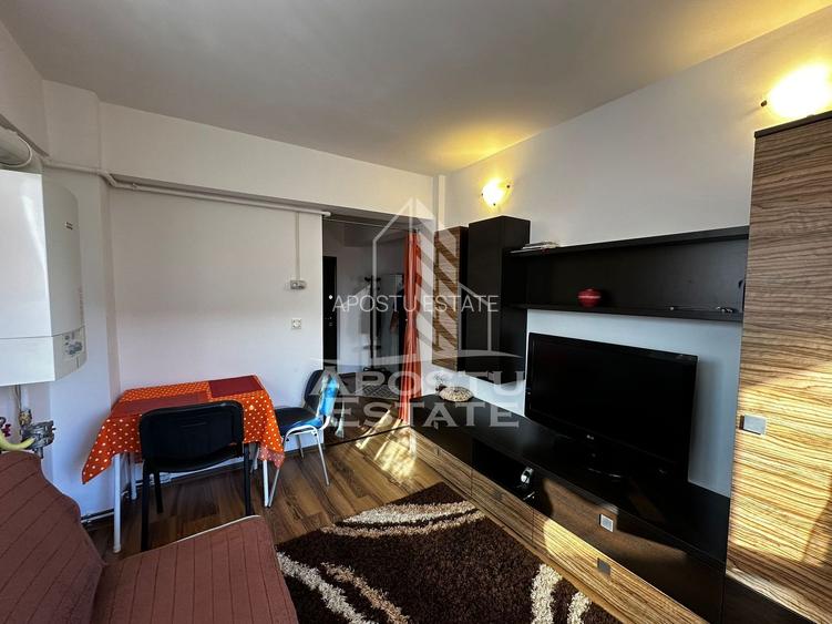 Apartament 2 camere, decomandat, centrala proprie,  zona UVT - 2