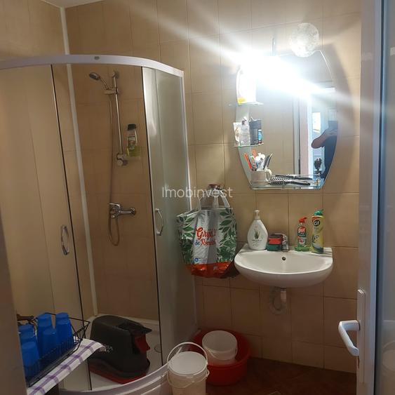 Vand casa cu 3 camere in zona Libertatii - 4