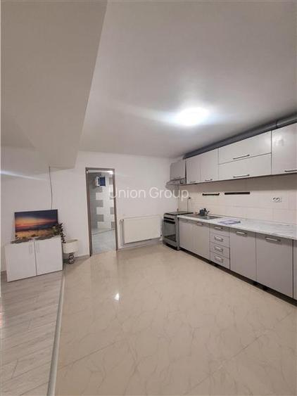 Casa Renovata si Mobilata Complet - Pozitionare Excelenta - Aproape de Delfinari - 4