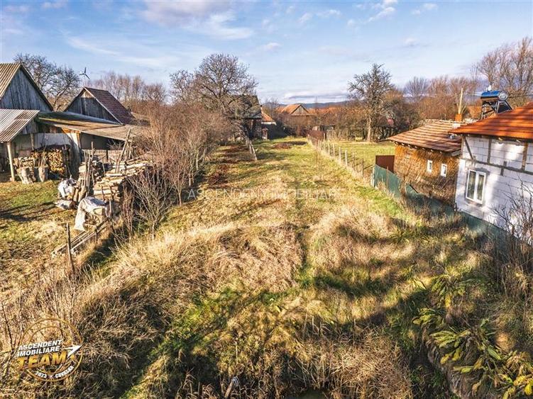 Gospodarie cu anexa, pivnita, iaz cu pesti si 2.280 mp de teren fertil Lemnia, C - 15