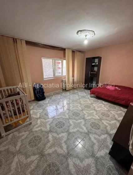 Bld Brancoveanu metrou si parc,3 camere,77mp, bloc 1987/165.000euro - 2