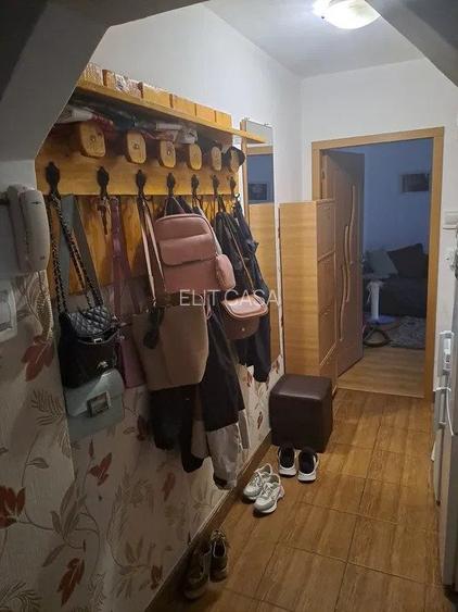 Apartament cu 3 camere, etaj 1/4, zona Alexandru Cel Bun - 8