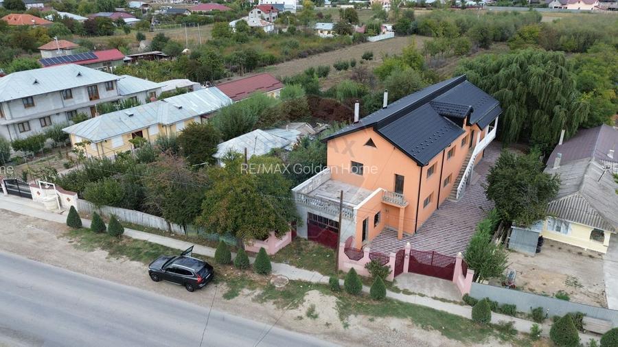 Casă / Vilă cu 8 camere - 22