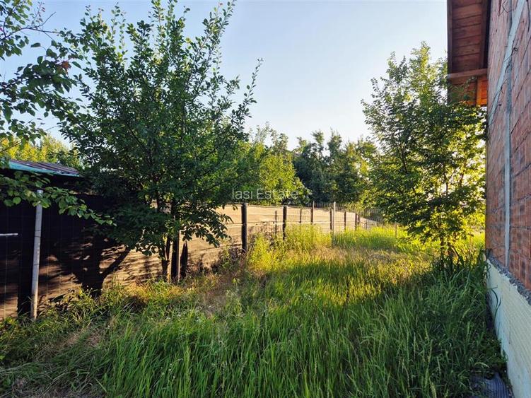 Casa de vanzare cu priveliste frumoasa - 9