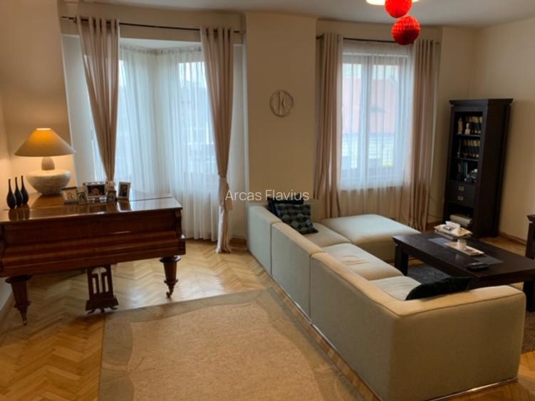 Vila superba de vanzare Sub Arini!! - 5