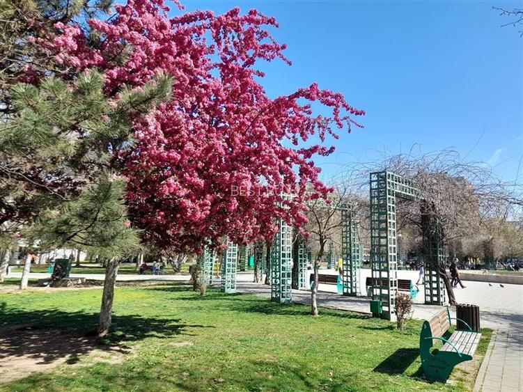 SEBASTIAN PARC, MOTOC, 76 MP ETAJ 7/8 RENOVAT RECENT, BLOC 2001 - 18