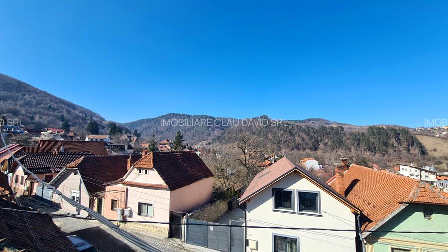 CASA SINGUR CURTE DE RENOVAT  cu teren 297 mp -ZONA PIATA UNIRII- comision 0% - 12