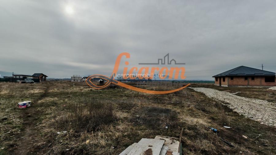 Teren intravilan in suprafata de 644 mp in Sanpetru pret 37000 euro - 3