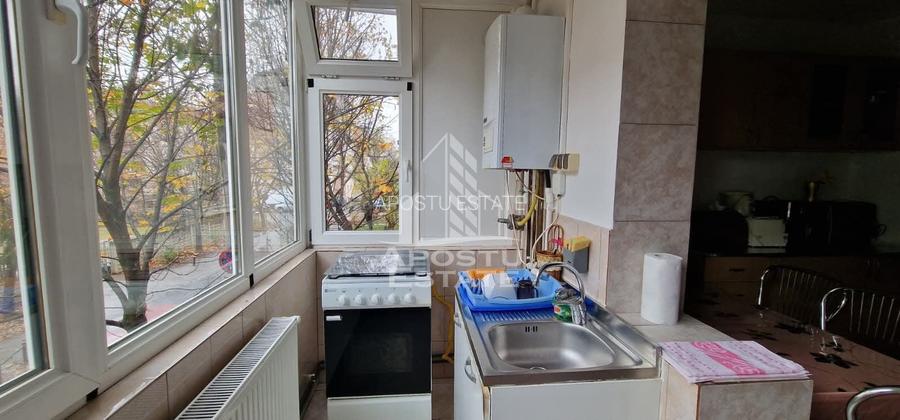 Apartament cu 4 camere, etaj 1, centrala proprie,  Lipovei - 6