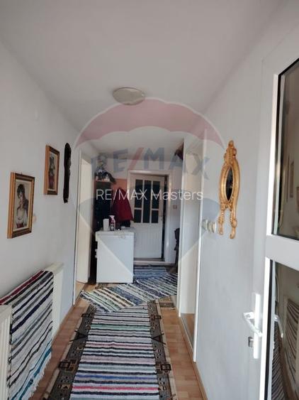 Case cu 7 camere de vânzare în comuna Panaci, sat Drăgoiasa. - 8