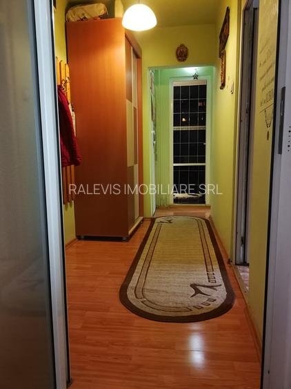 Apartament 2 cam decomandat, et 3/8, 380 euro, Buzoieni, piata Rahova - 12