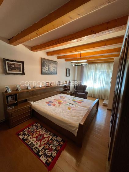 Refugiul Tău Verde: Casă Spațioasă cu Livadă, Anexe și Panouri Solare - 11