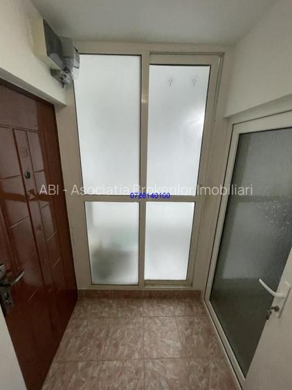 Garsoniera ,21 mp zona Piata Cet - 5