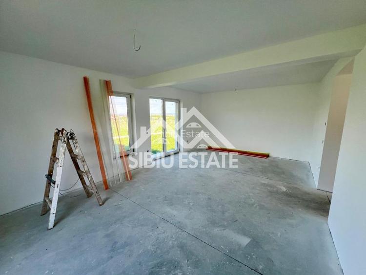 Casă Individuală cu Garaj , Calea Cisnadiei, zona Casa de Apă - 12