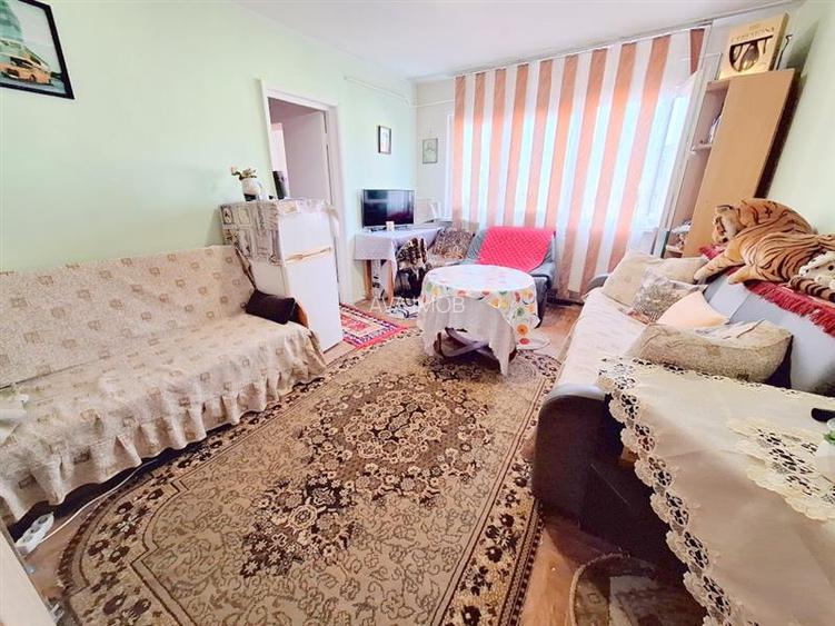 Apartament 2 camere, cu centrala, zona Scolii 16 - 4