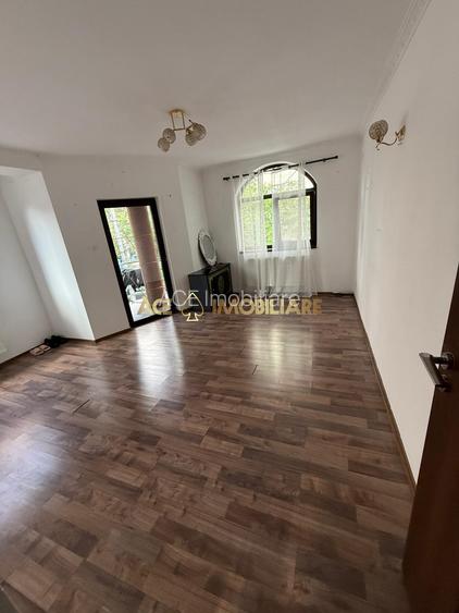 Vila de închiriat | Vitan | 7 Camere | Centrala | Curte Proprie - 11