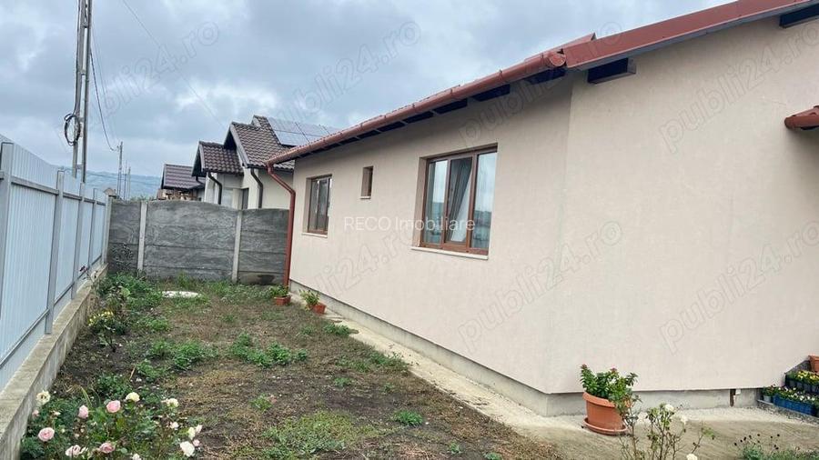 Proprietate cu 2 case in Osorhei intr-o zona cu case noi. - 4