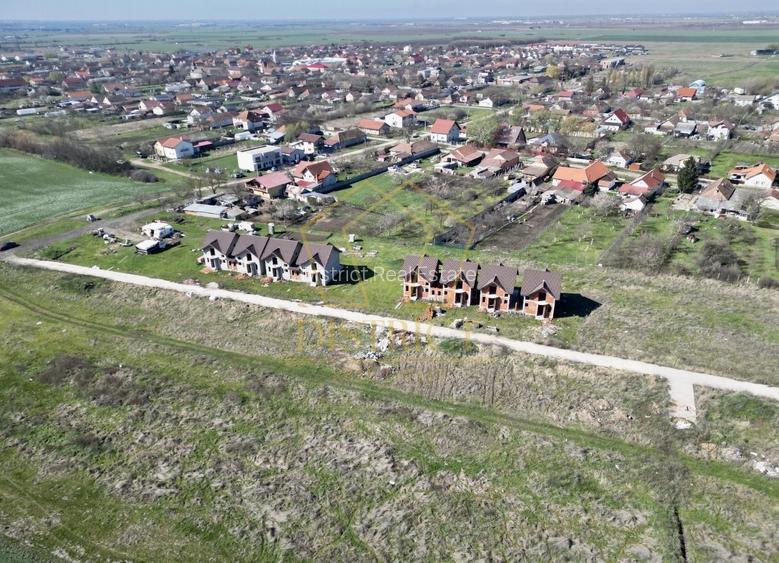 Parcele teren intravilan duplex/ case insiruite 771mp | Covaci - 2