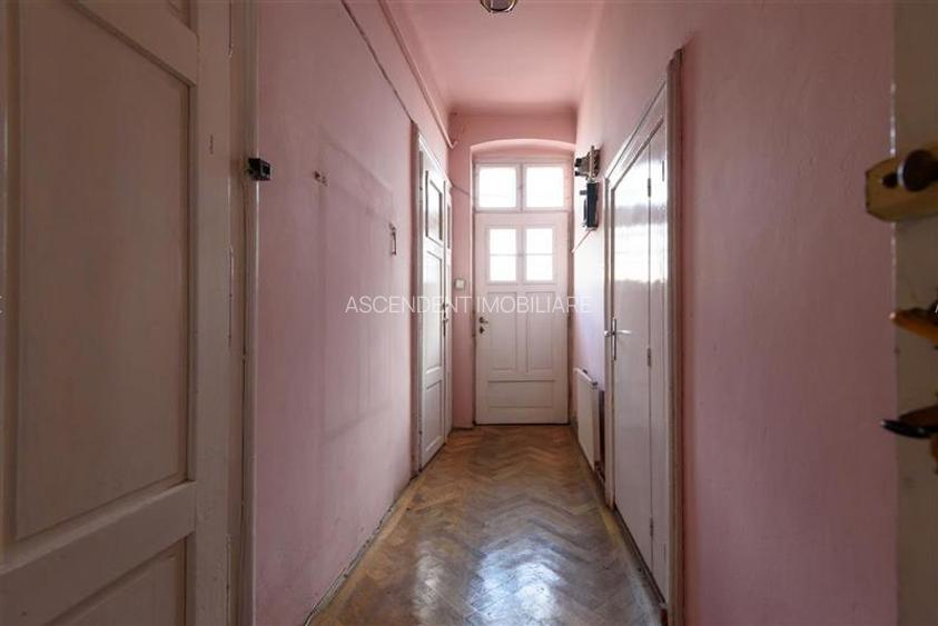 Nivel in vila, curte deosebita, priveliste, Central, Brasov - 44