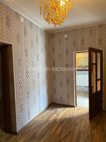 Casa zona centrala, 5 camere,  compusa din doua apartamente, chirpic si caramida - 14