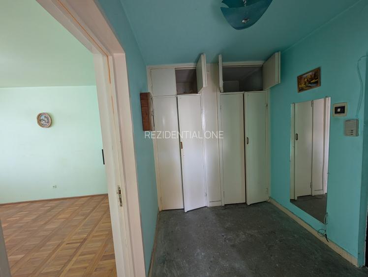 Decomandat, etaj intermediar - 2 camere - spatios - 7