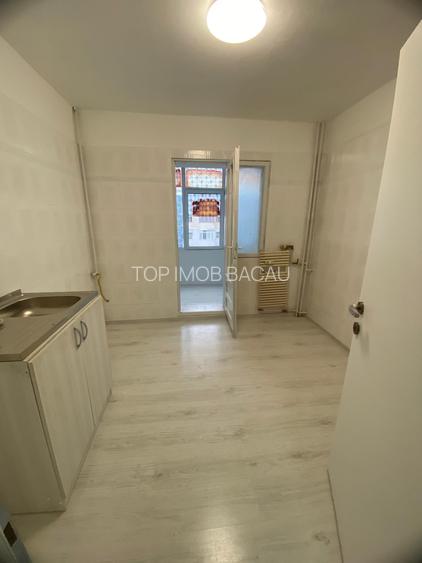 2 decomandate ETAJ 3, RENOVAT, zona Nord - 2