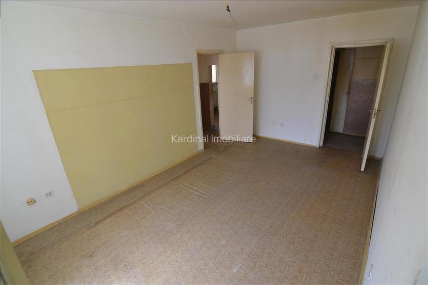 Exclusiv apartament 3 camere circular etajul 2 Calea Bucuresti - 15