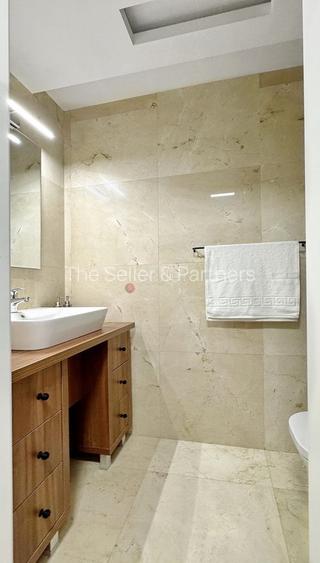 Terase generoase cu vederea spre padure - 17