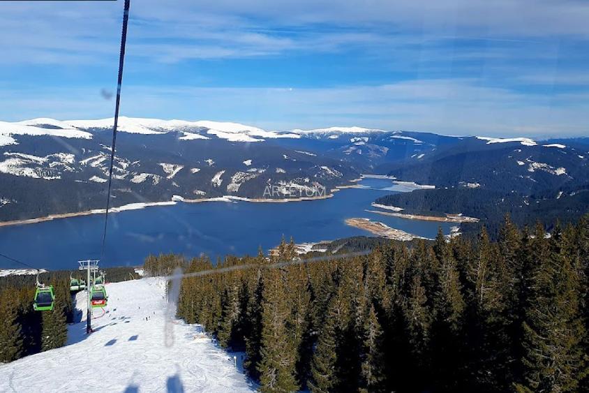 Vânzare teren 10.000 mp – Zonă montană, județul Vâlcea, aproape de domeniul schi - 2