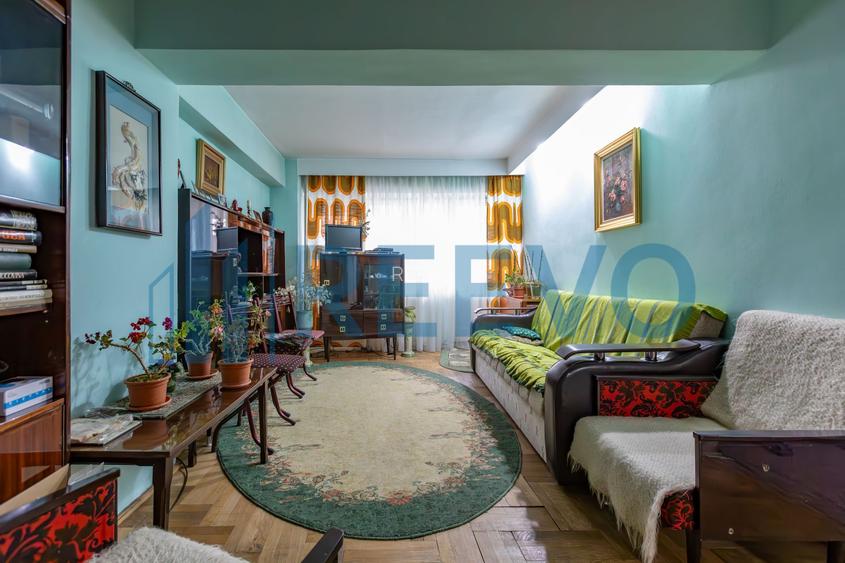 Apartament 4 camere, et. 1, str. 9 Mai, Bacău - 2