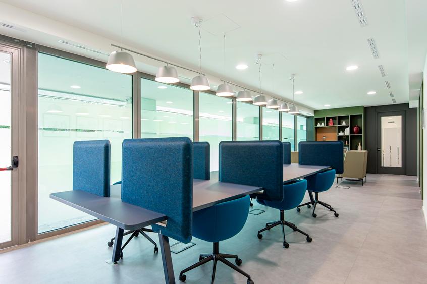 Alăturați-vă unui mediu de co-working cooperativ în HQ City Gate North Tower
