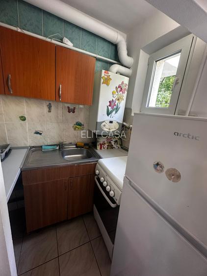 Apartament cu 2 camere, etaj 1/4, zona Tatarasi - 6
